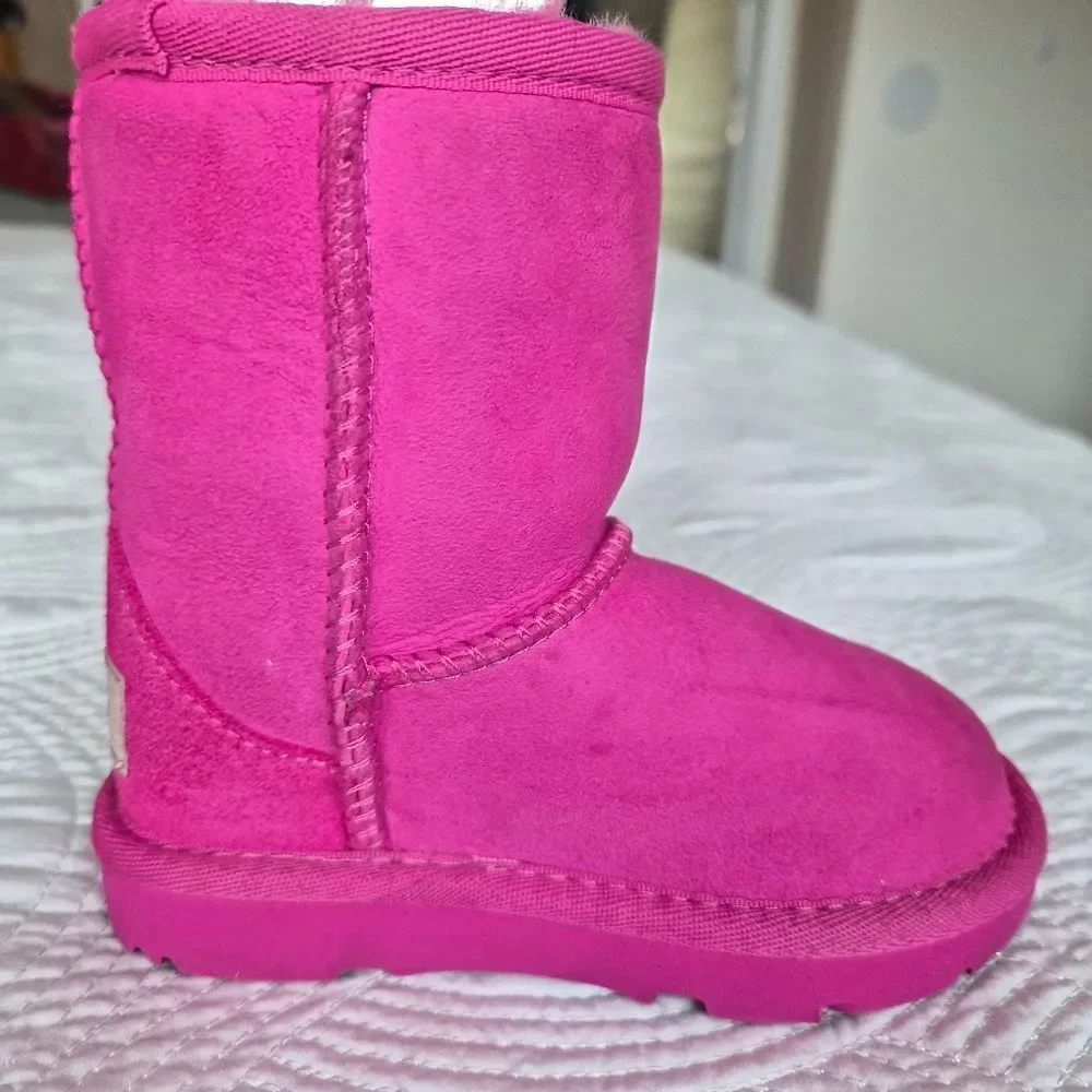 GUC UGG Classic II Boots Hot Pink Raspberry Sorbet Sz 7